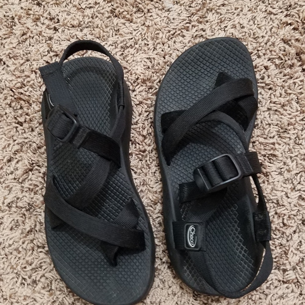 Solid black Chacos size 8